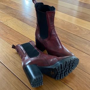 Emanuele Crasto Chelsea heel boots, size 39